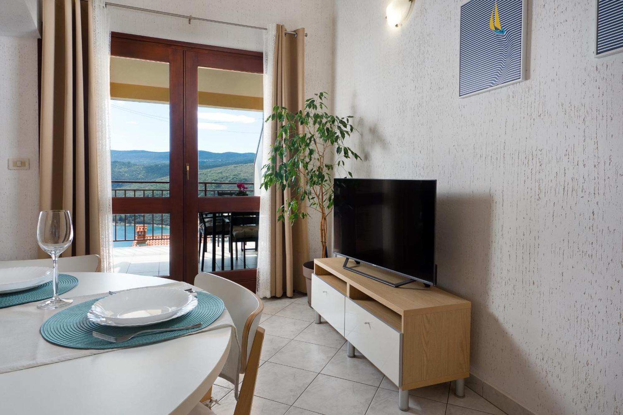 Apartment Roce Rabac Exteriör bild